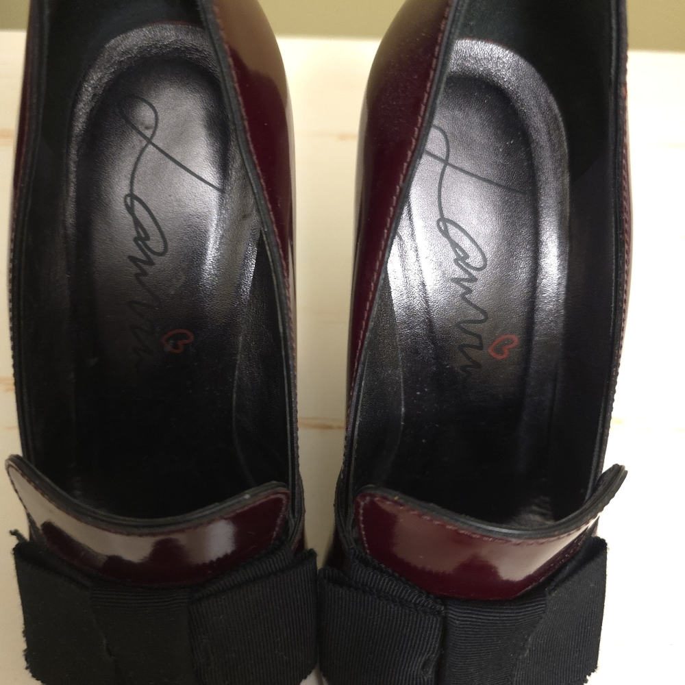 Lanvin | Oxblood Patent Leather Pumps With Black Bow Accents Sz 37 - Picture 6 of 11